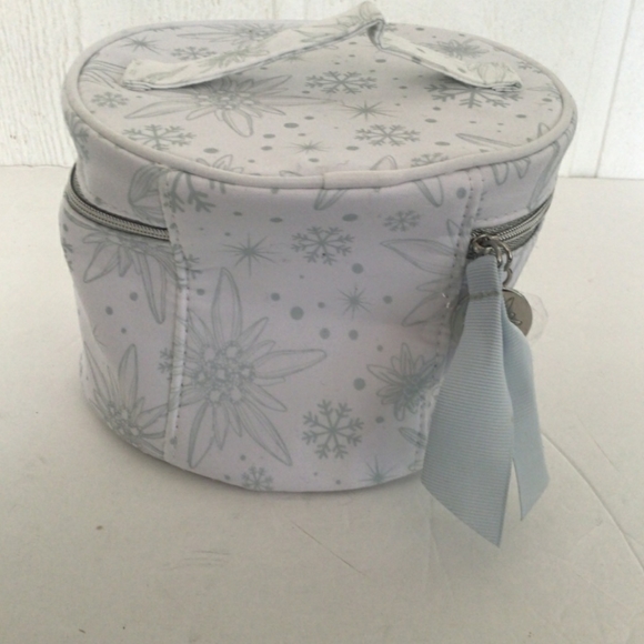 🦋clarins cosmetic round cosmetic case NWT  🦋 - Picture 3 of 8